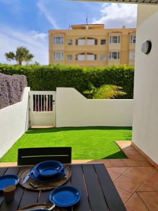 Homely Apt In Modern Building With Pool San Miguel de Abona Exterior foto