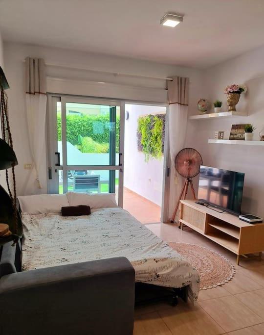 Homely Apt In Modern Building With Pool San Miguel de Abona Exterior foto